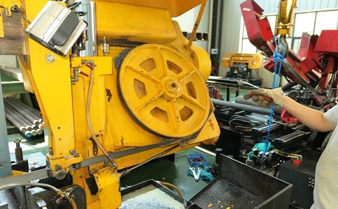 如何解决邵东卧式金属带锯床切削时出现的断带现象？